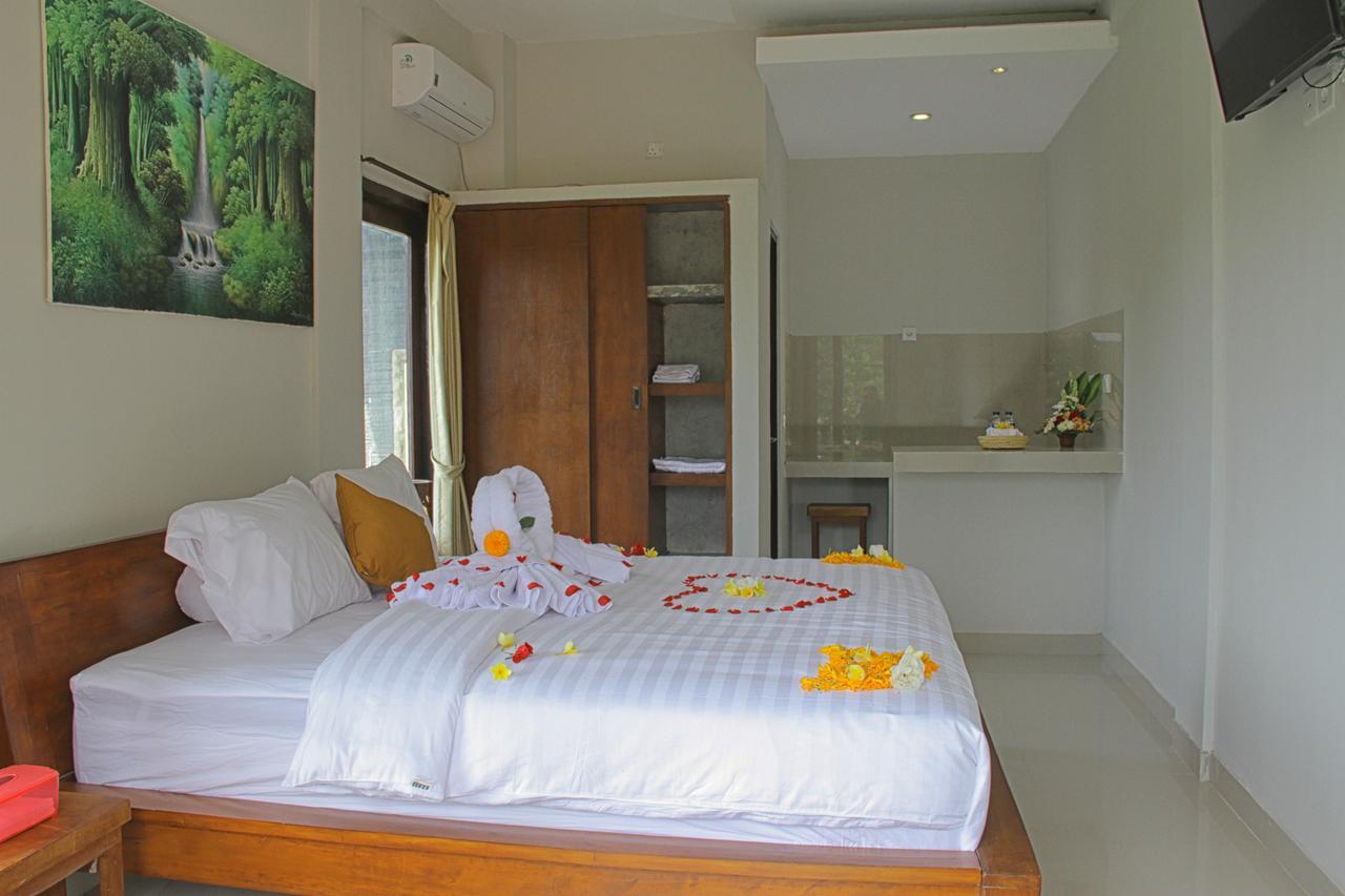 Umah Tikari Guesthouse Canggu  Exterior photo